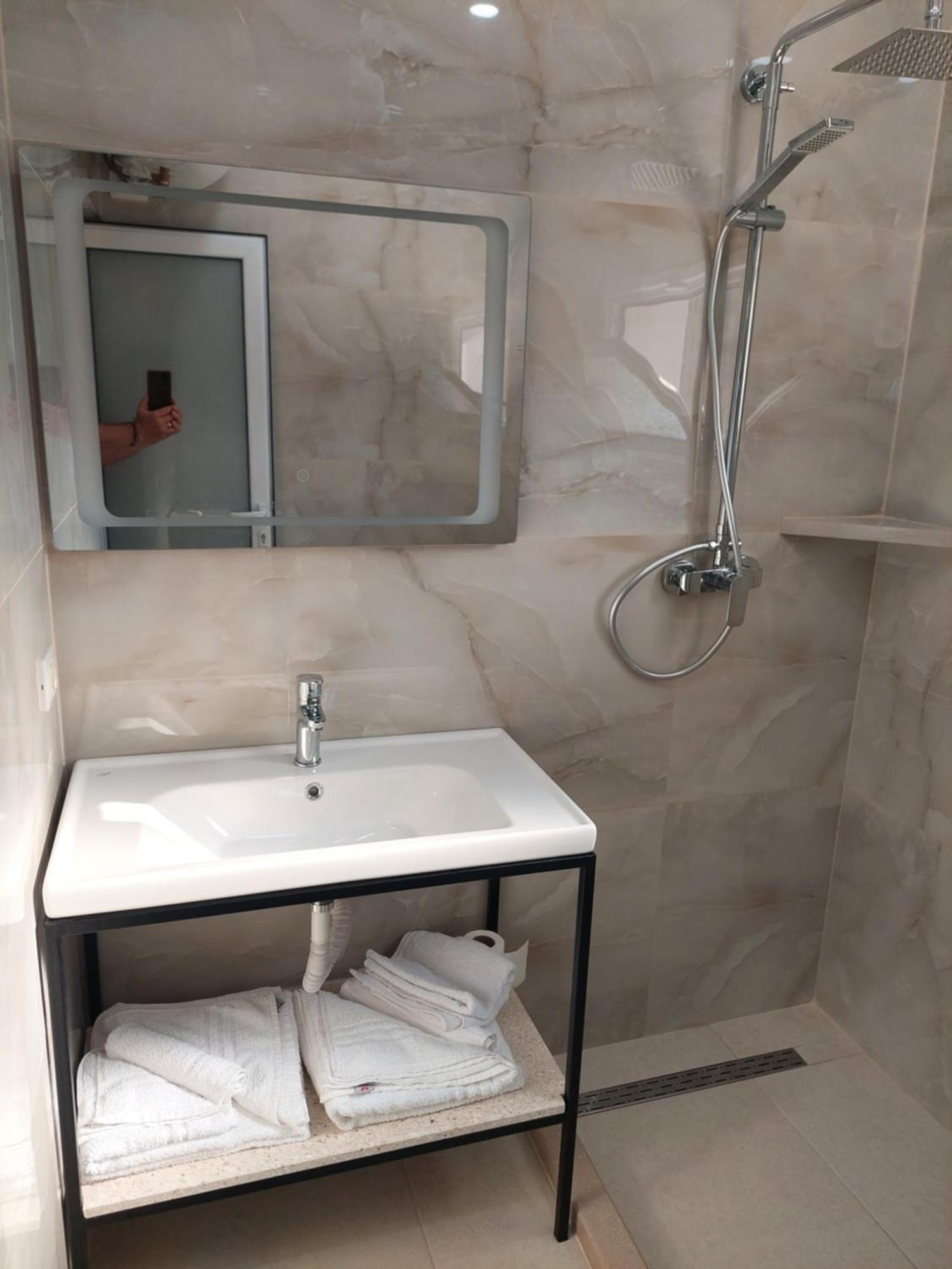 Sole Inn Vlore Bagian luar foto